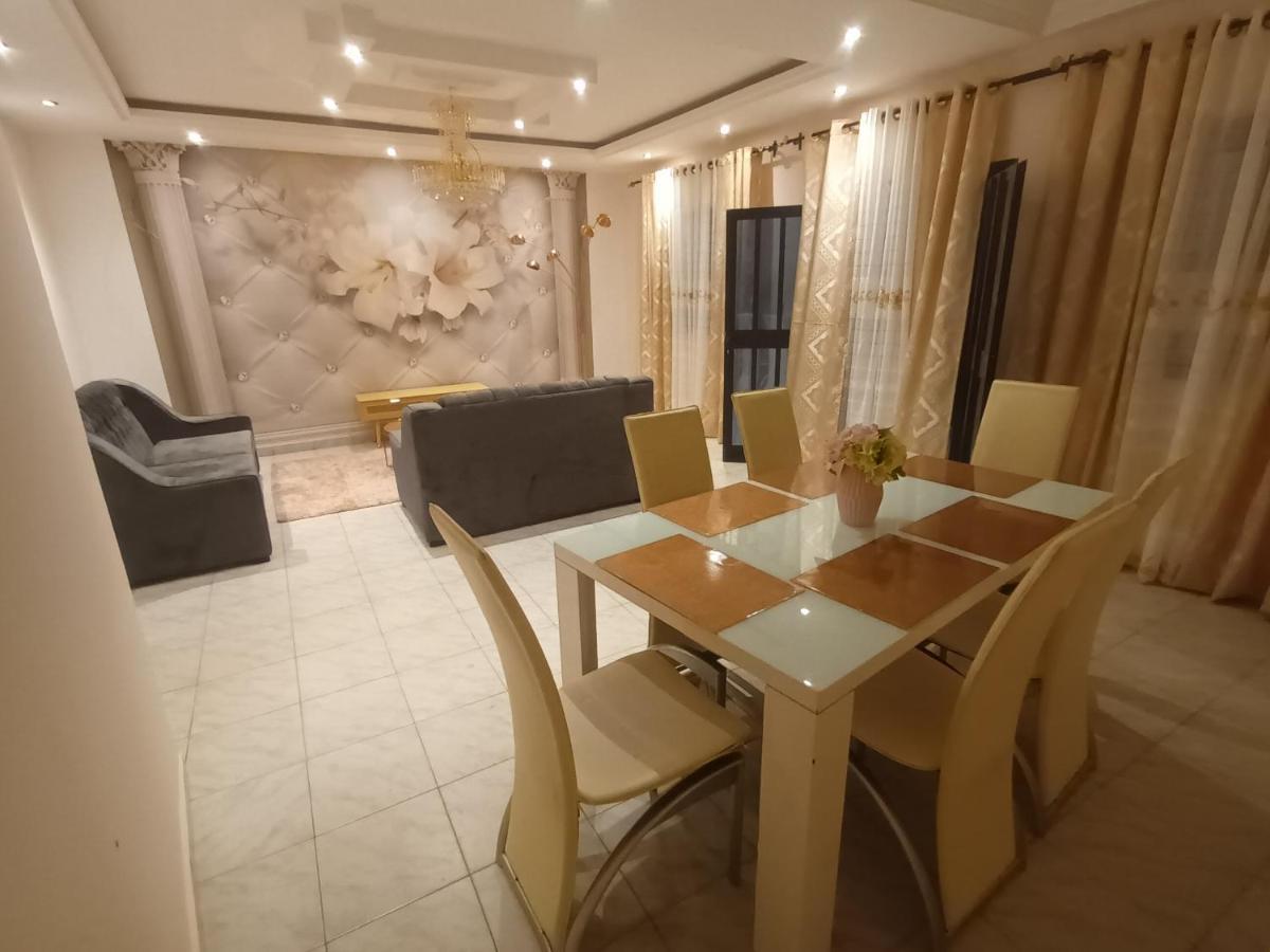 Residence Deluxe Yaoundé Buitenkant foto