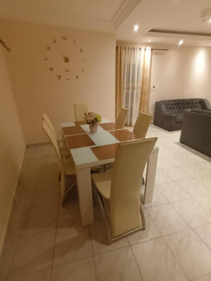 Residence Deluxe Yaoundé Buitenkant foto