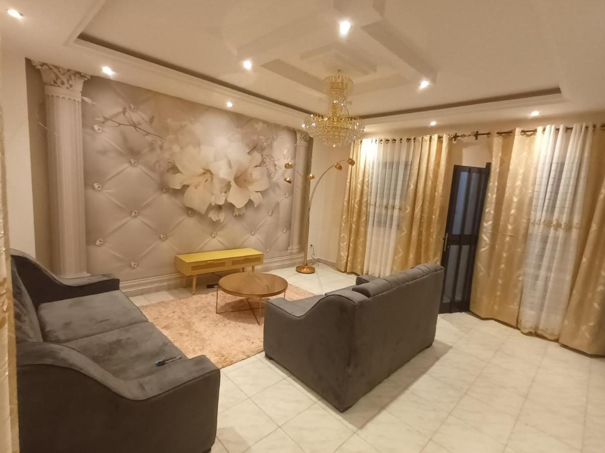 Residence Deluxe Yaoundé Buitenkant foto